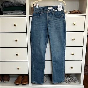 Abercrombie Mid Rise 90’s Straight Curve Love 26